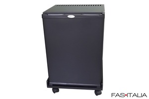 MiniBar ad Assorbimento 30 lt con base su ruote MiniBar ad Assorbimento 30 lt con base su ruote