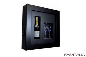 Minibar a parete da Champagne nero con cornice nera Minibar a parete da Champagne nero con cornice nera